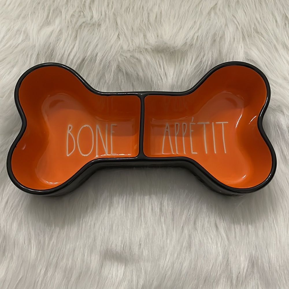 NWOT Rae Dunn pet bowl